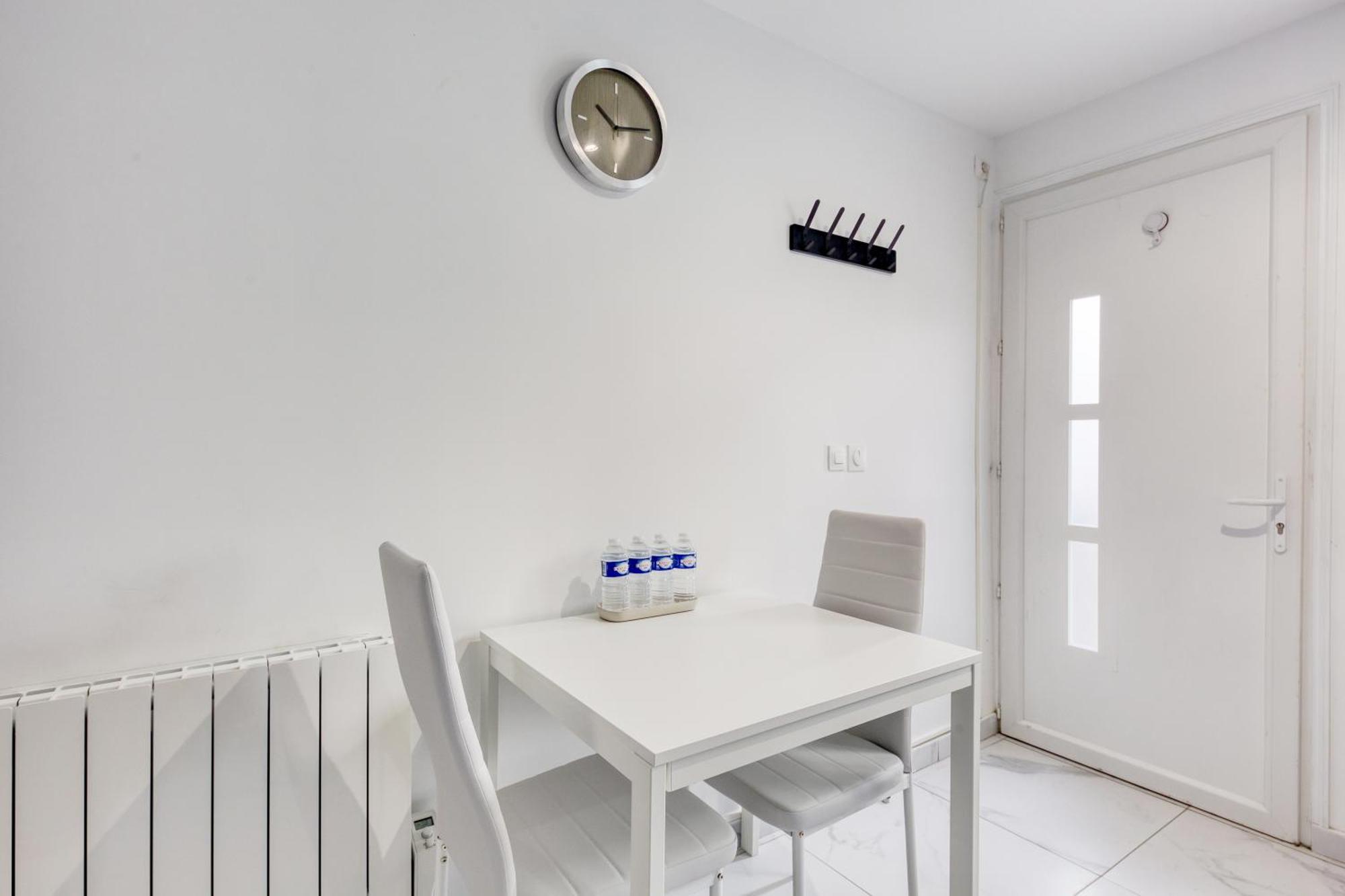 Appartement - 4 Personnes - Parking Prive - Metro 7 - Rer B La Courneuve Exterior foto