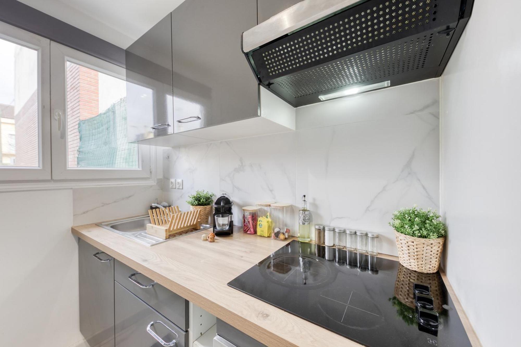 Appartement - 4 Personnes - Parking Prive - Metro 7 - Rer B La Courneuve Exterior foto